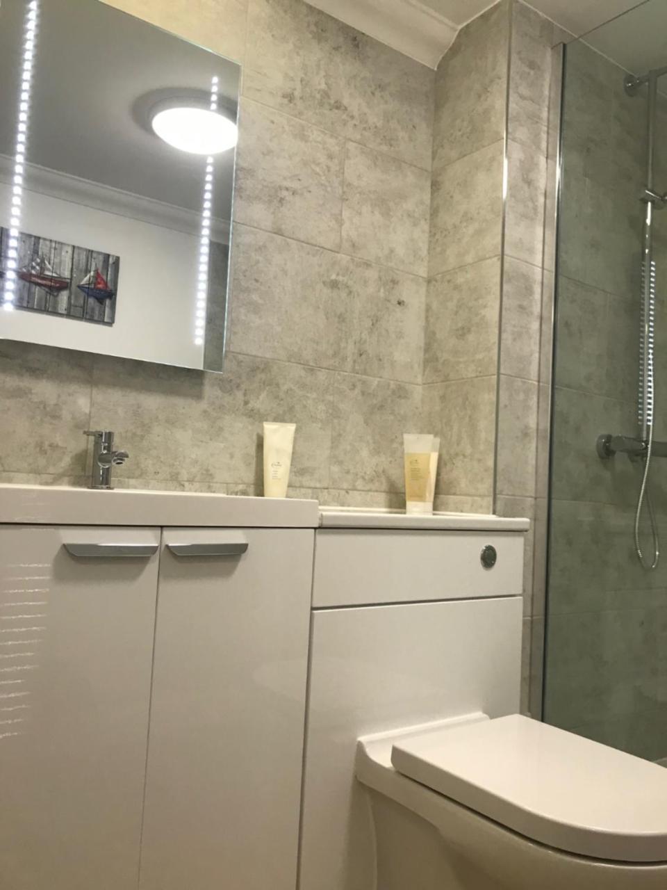 Perfect 2 Bedroom Apartment Located In City Centre With Parking Space Norwich Kültér fotó